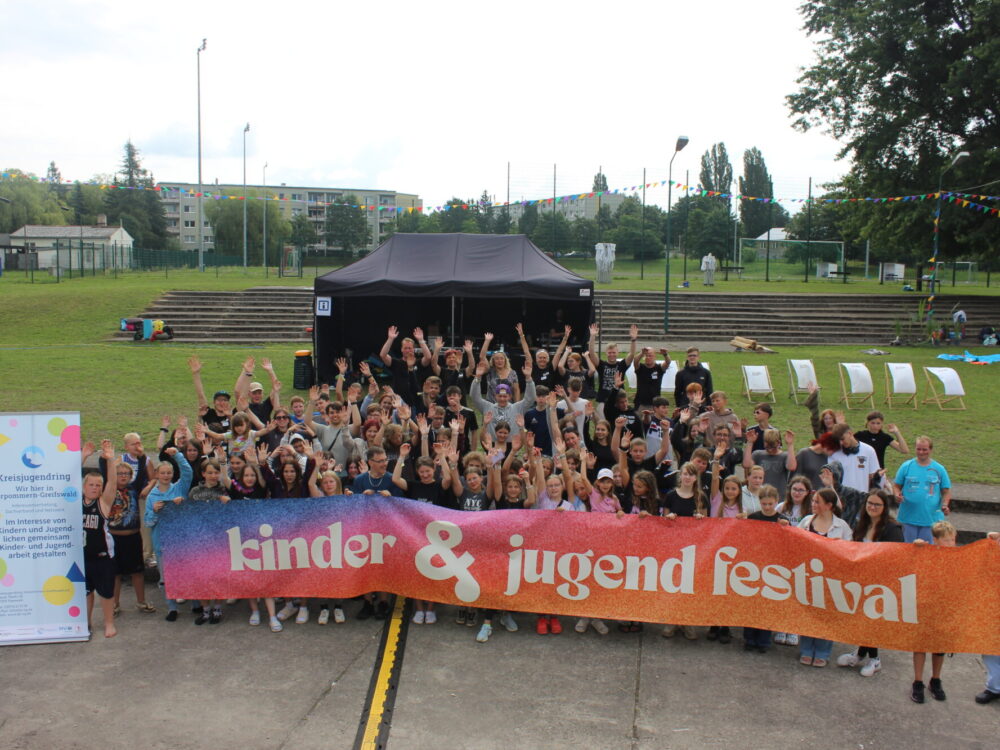 jung 2505 volkssolidaritaetuecker randow foto gruppenfoto