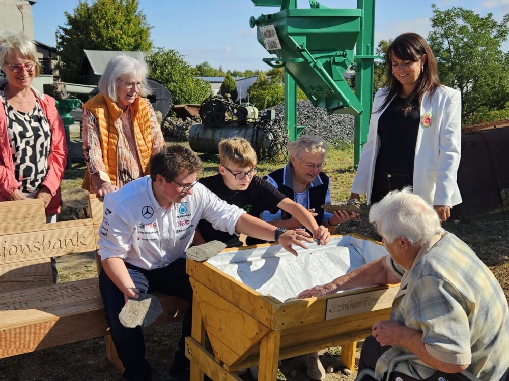 mit 2531 landfrauenkreisverein mansfelder land erinnerungsraum glueck auf foto von jutta fischer2