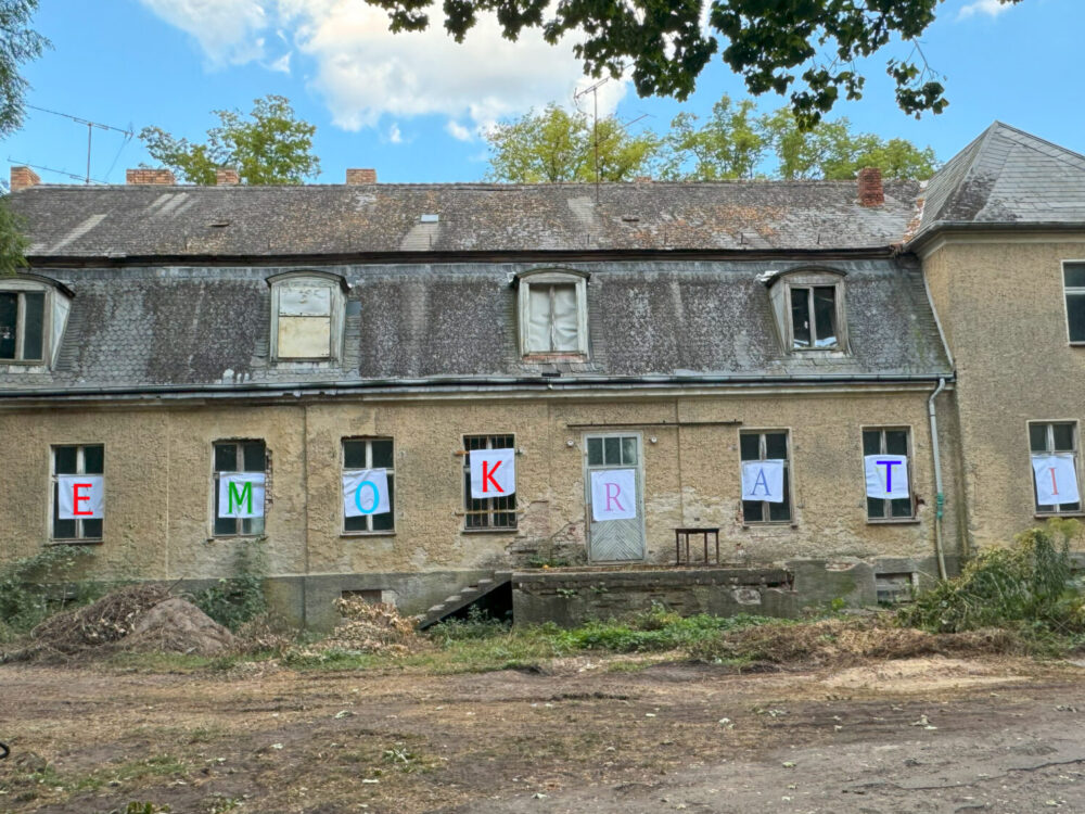 mit 2948 gutshaus der zukunft altfriedland foto